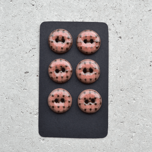 6 pcs. 18mm buttons raspberry chocolate