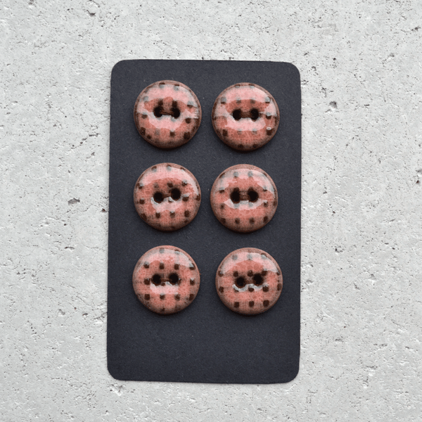 6 pcs. 18mm buttons raspberry chocolate