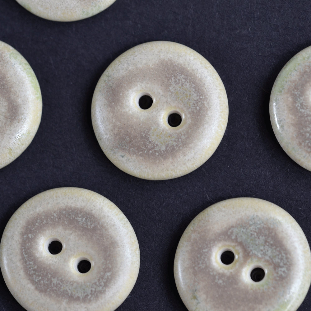 17-18mm porcelain buttons green alabaster