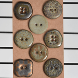 8 pcs. 23mm ceramic buttons mix