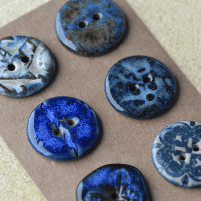 6 pcs. 22-23mm ceramic buttons mix blue