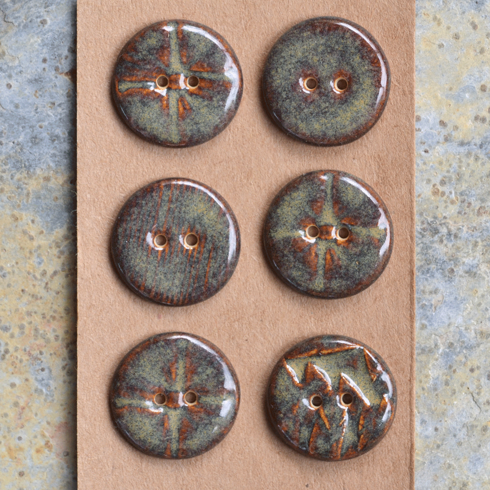 6 pcs. 22mm ceramic buttons iron lustre