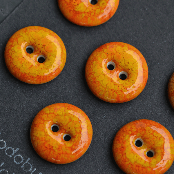 8 pcs. 17-18mm  porcelain buttons glowing orange