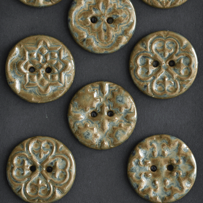 8 pcs. 23mm ceramic buttons orient