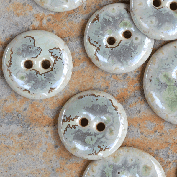 8 pcs. 17mm ceramic buttons microgreens