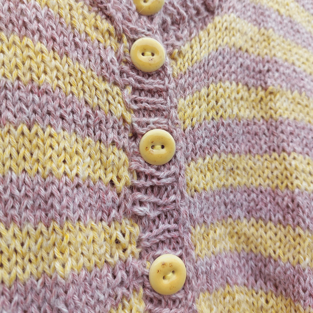 8 pcs. 22-23 mm porcelain buttons pastel yellow sprinkle