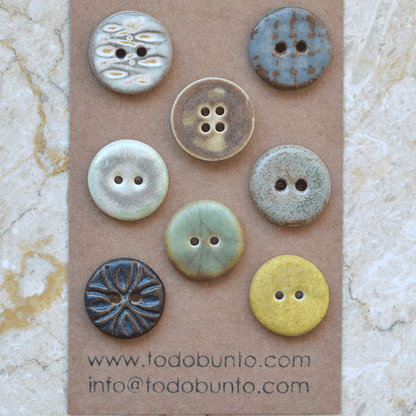 8 pcs. 17-18mm ceramic buttons mix s2