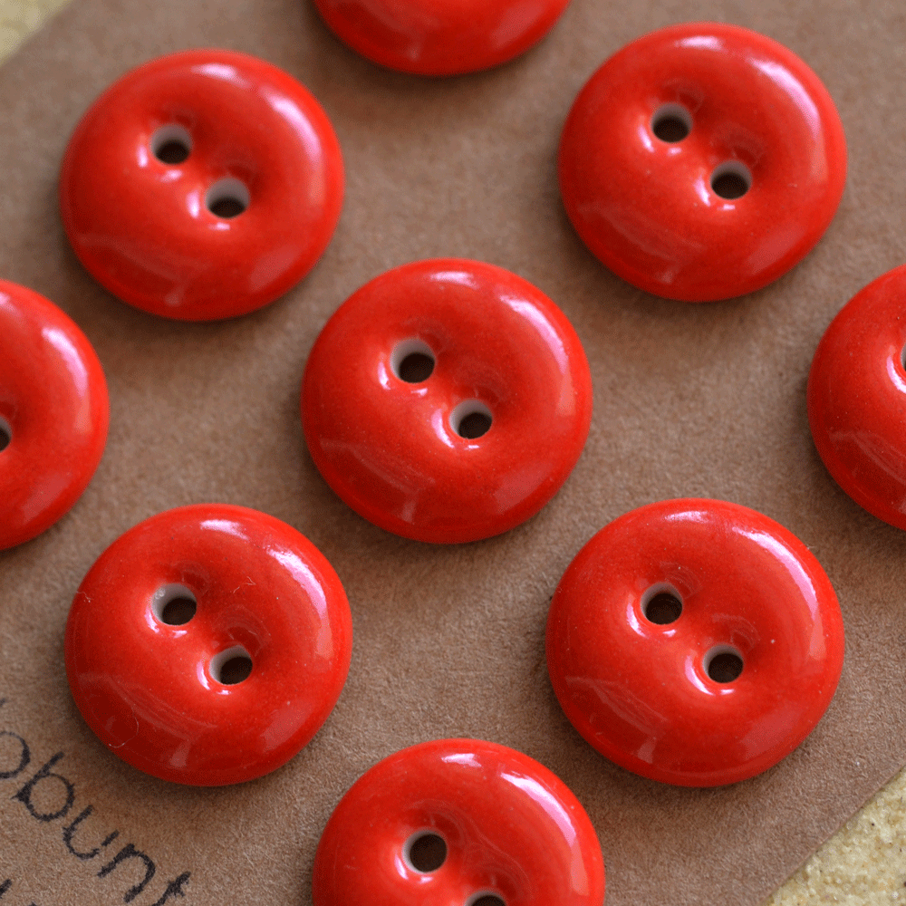 15-16 mm porcelain buttons very red