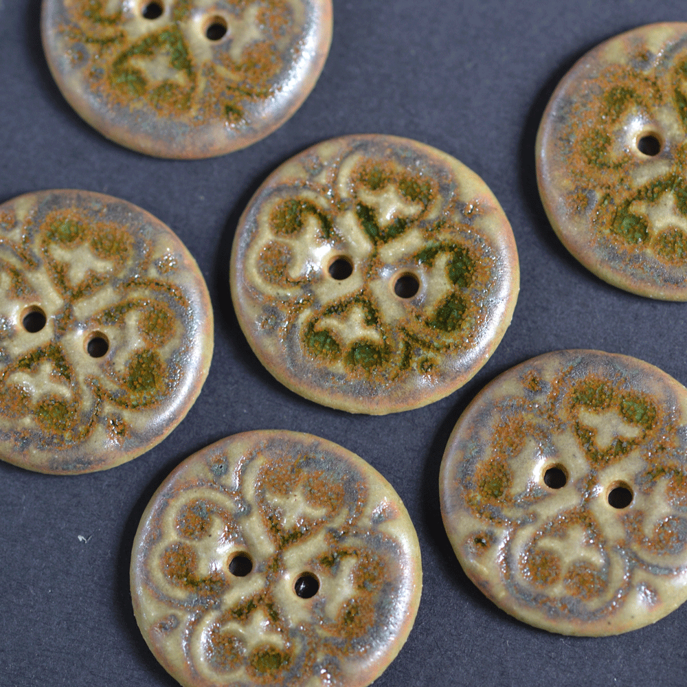 6 pcs. 23mm ceramic buttons brown/green