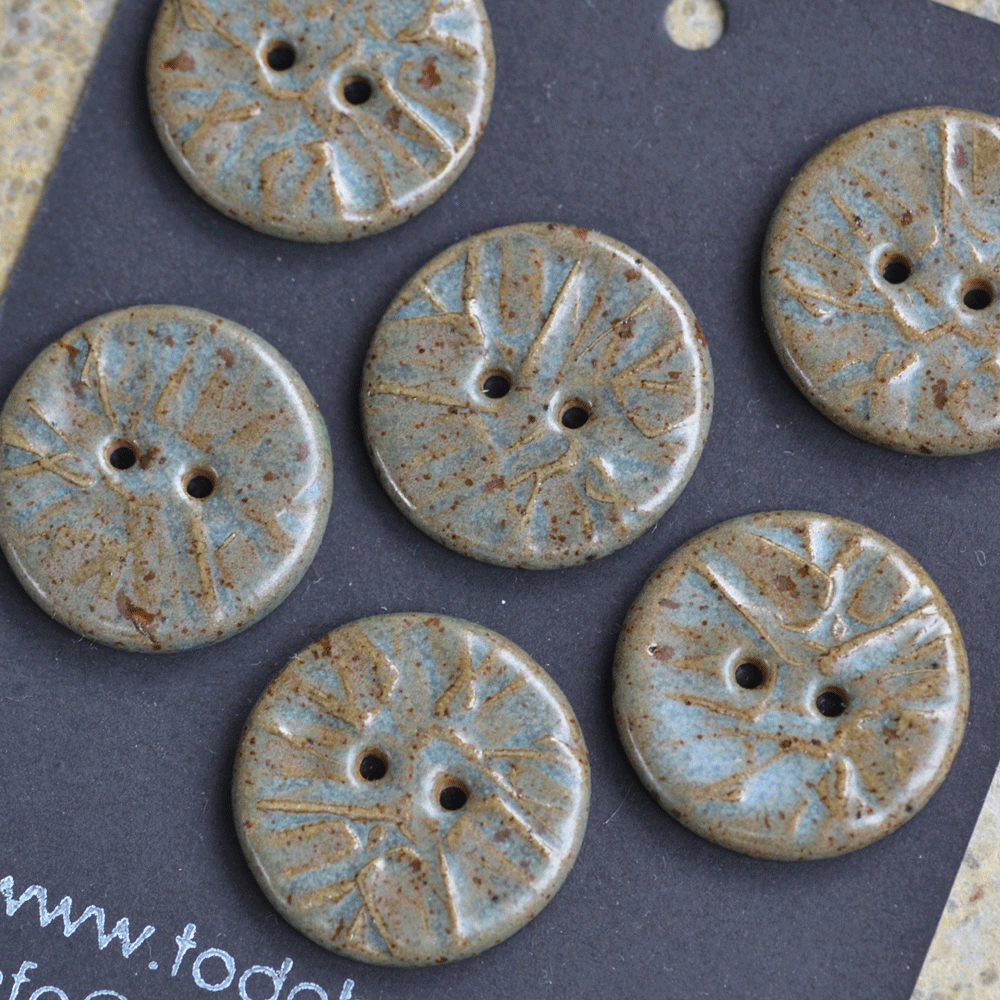 6 pcs. 23mm ceramic buttons rusty blue