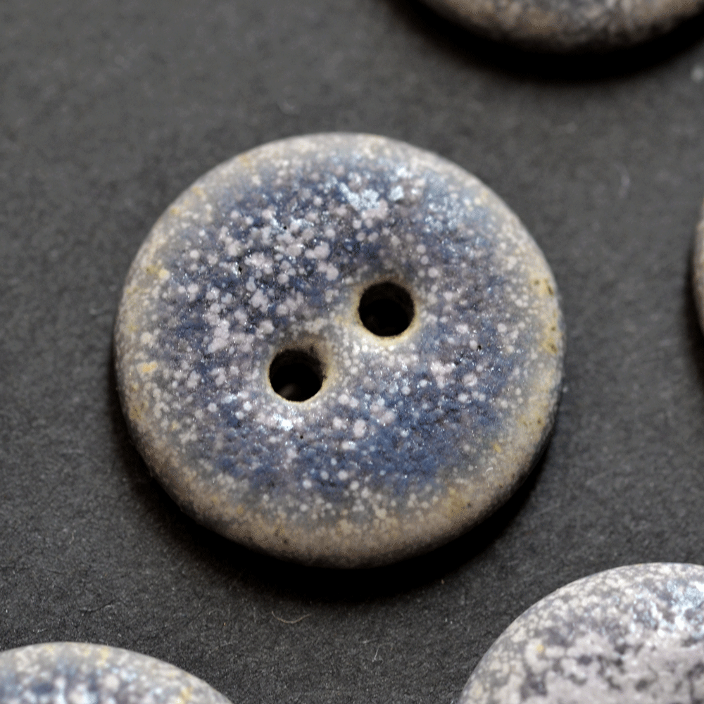 8 pcs. 17-18mm  ceramic buttons purple sugar
