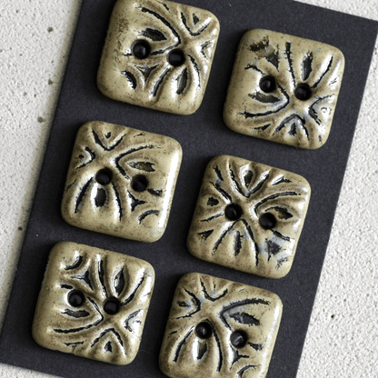 15x15mm ceramic buttons orient