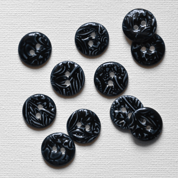 18mm Handmade Porzellanknöpfe Barock dunkel Navy