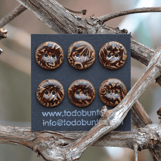 6 pcs. 17/18mm porcelain buttons honey (barock)