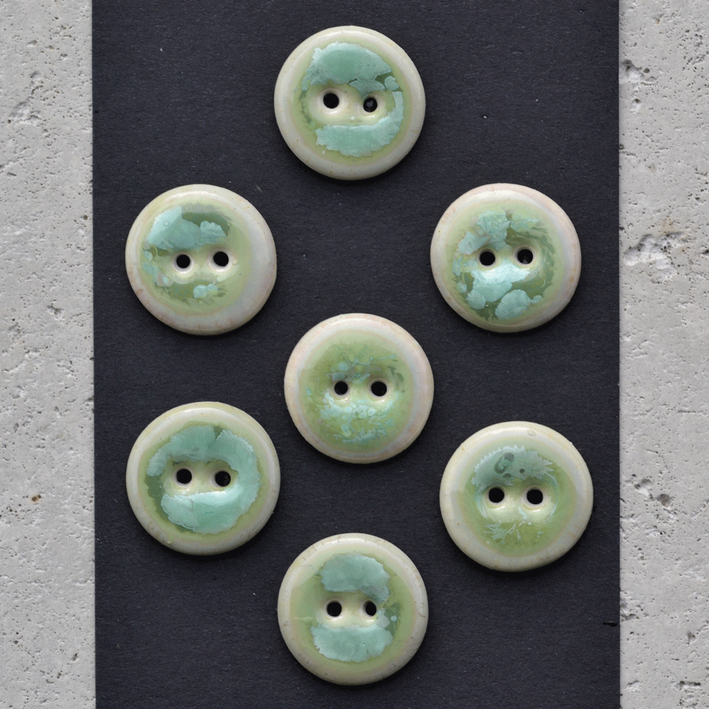7 pcs. 17/18mm porcelain buttons biotop