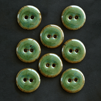 8pcs. 18 mm ceramic buttons brown/green
