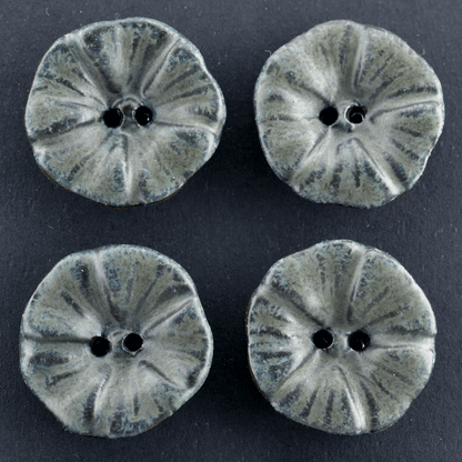 23-24 mm ceramic buttons dusty grey (flowers)