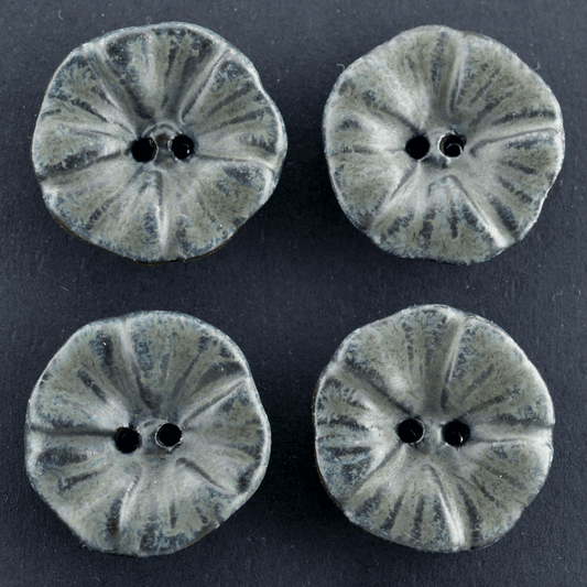 23-24 mm ceramic buttons dusty grey (flowers)