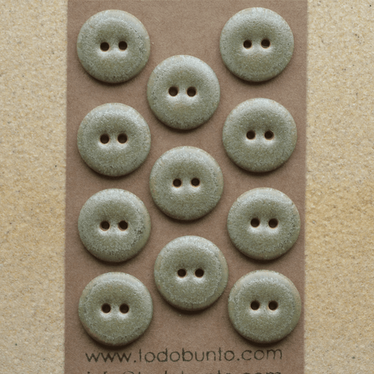 11 pcs 18mm ceramic buttons hay