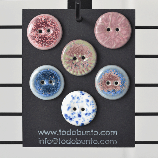 6 pcs. 22-23mm ceramic buttons mix blue/lilac