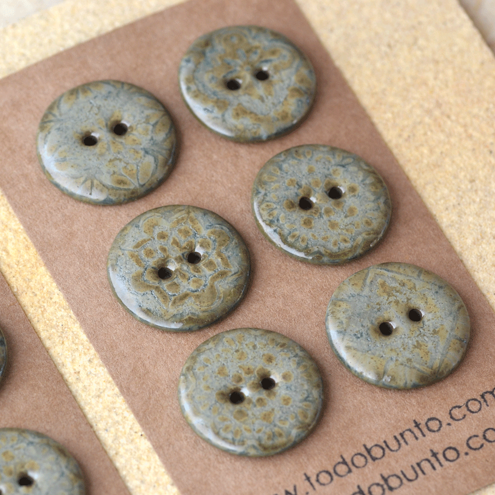 6 pcs. 23mm ceramic buttons orient
