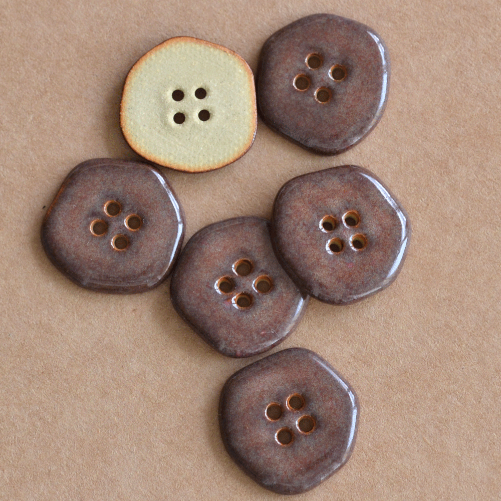 8 pcs. 22mm ceramic buttons smokey merlot