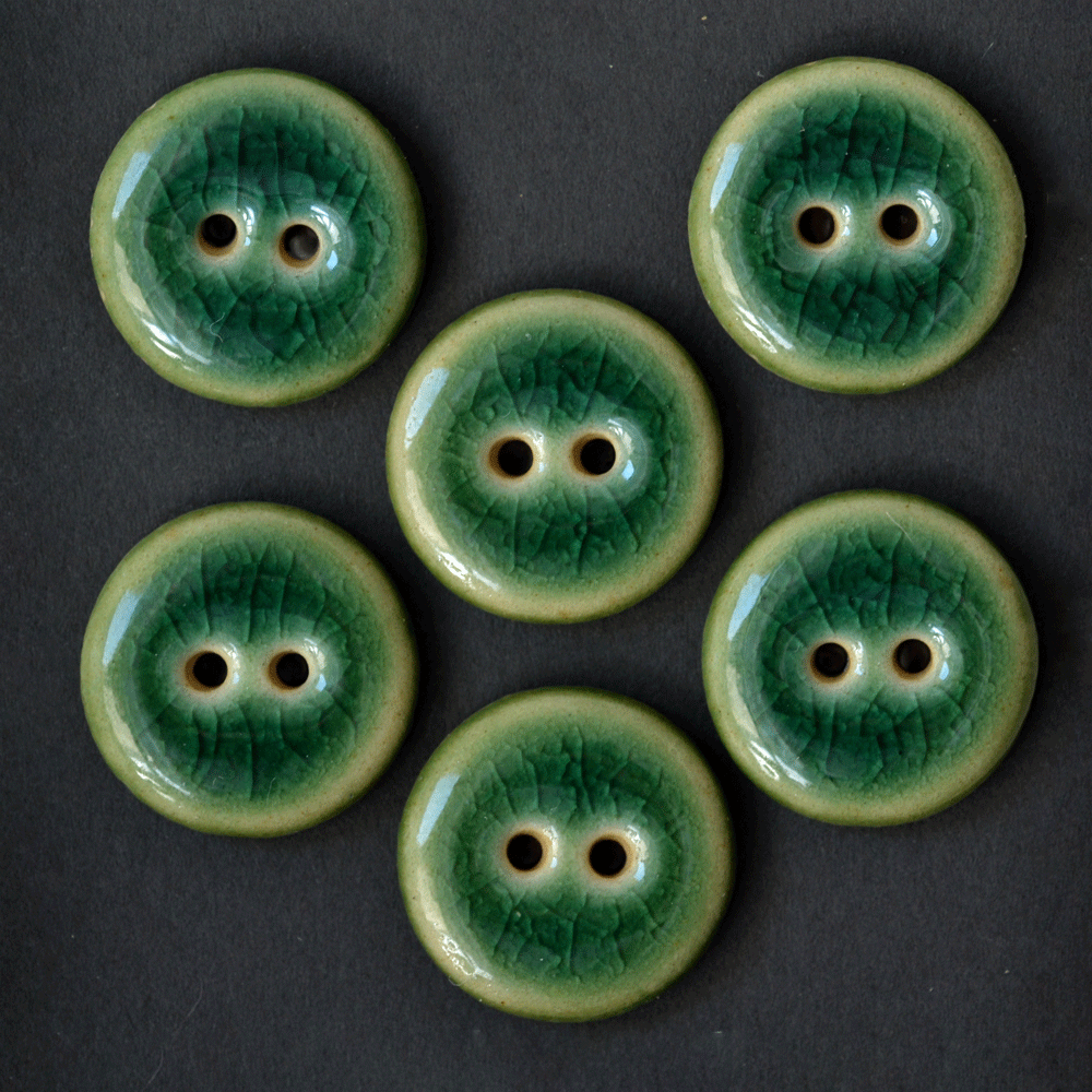 18 mm ceramic buttons emerald green