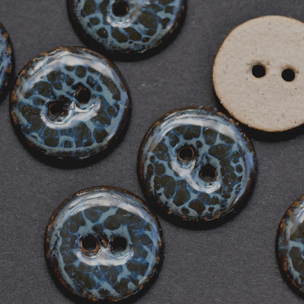 18 mm ceramic buttons water by night