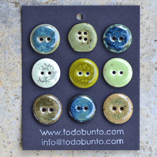 9 pcs. 17-18mm ceramic buttons mix