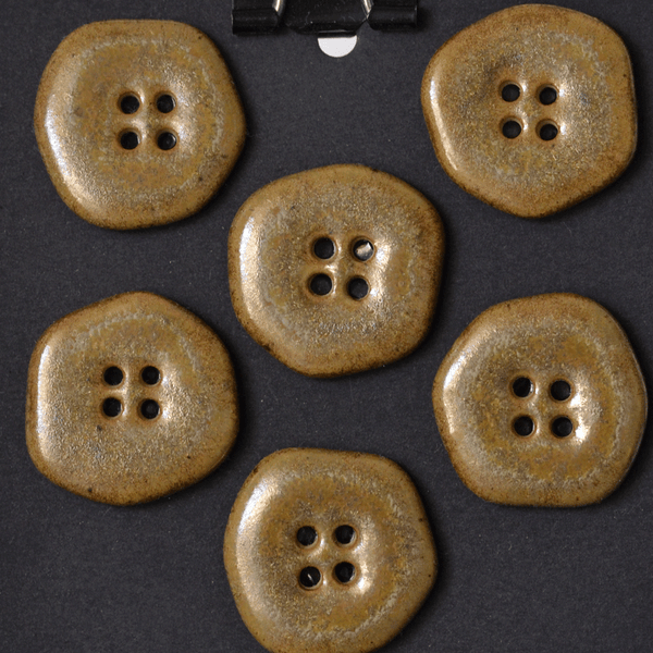6 pcs. 23mm ceramic buttons olivine