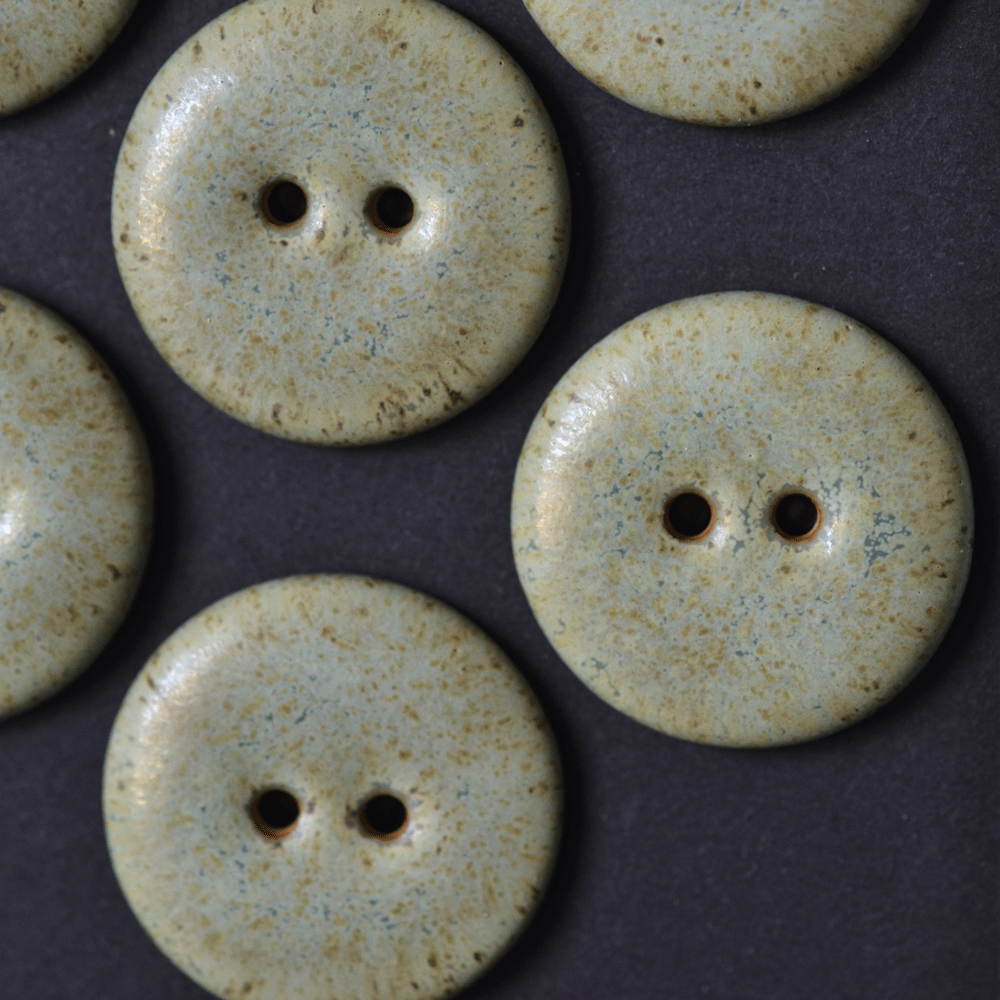 6 pcs. 23mm ceramic buttons poplar