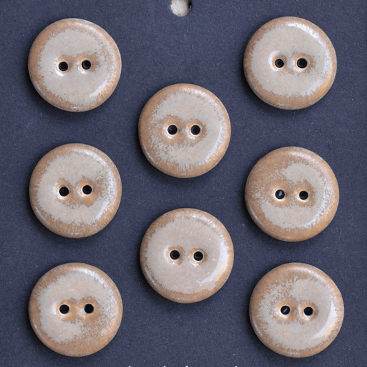 8 pcs 17-18mm ceramic buttons beige/brown