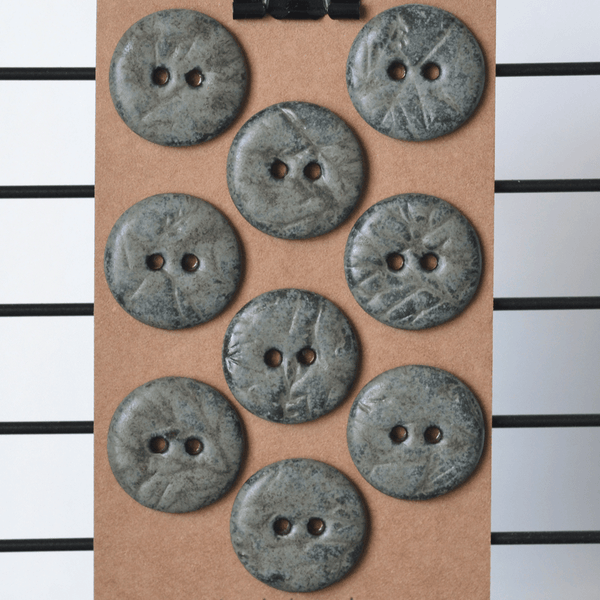 9 pcs. 20-21 mm ceramic buttons twigs