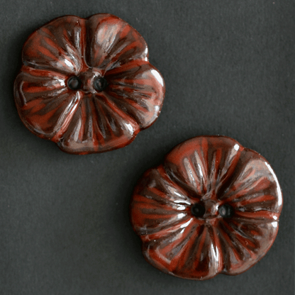 2 pcs. 27-28mm ceramic buttons flowers
