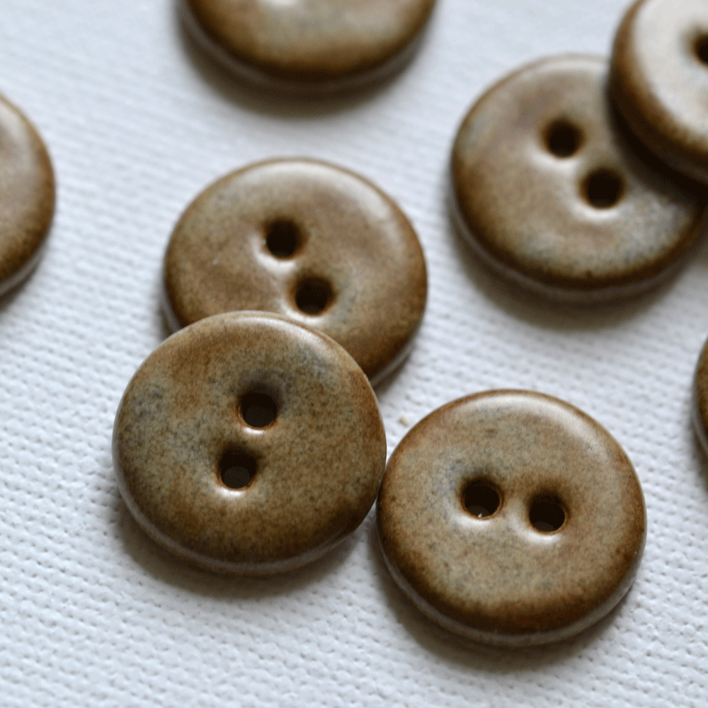 6 pcs. 18 mm ceramic buttons dunes