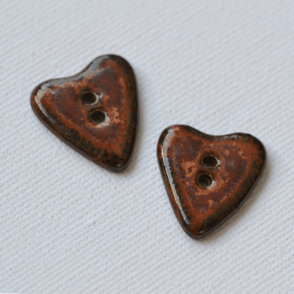 2x21mm Keramikknöpfe Altkupfer Herzchen