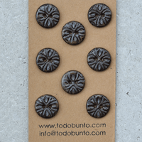 17-18mm ceramic buttons brown/blue fill