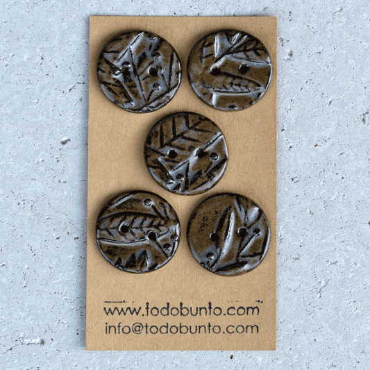 5 pcs. 27mm ceramic buttons brown /blue