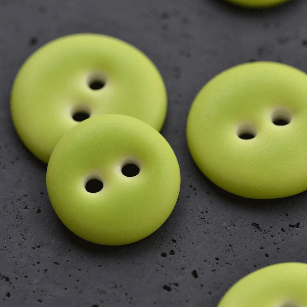 9 pcs. 18mm porcelain buttons lime