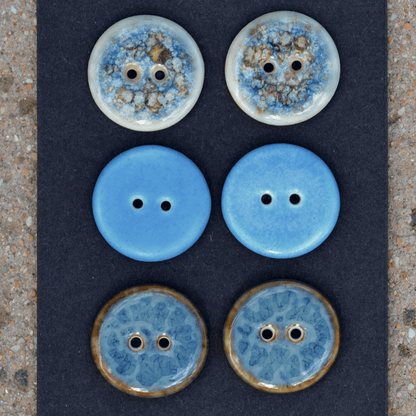 6 pcs. 22-23mm porcelain buttons mix blue/brown