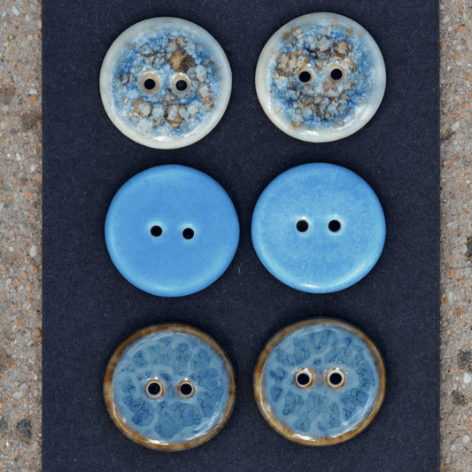 6 pcs. 22-23mm porcelain buttons mix blue/brown