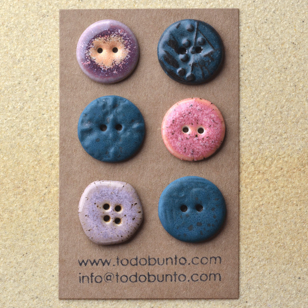 6 pcs. 22-23mm ceramic buttons mix