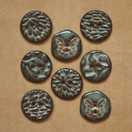 8 pcs. 23 mm ceramic buttons mix