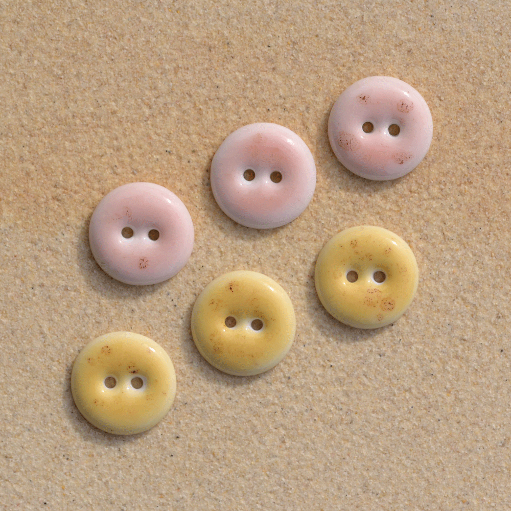 17/18mm porcelain buttons pastel yellow sprinkle
