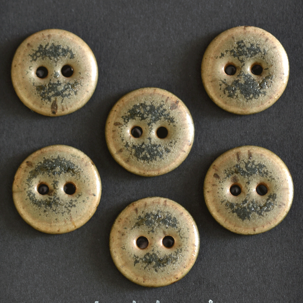 15-16mm ceramic buttons oak