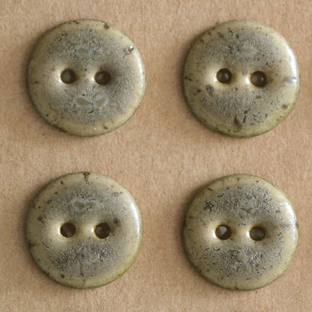 6 pcs. 15-16mm ceramic buttons oak