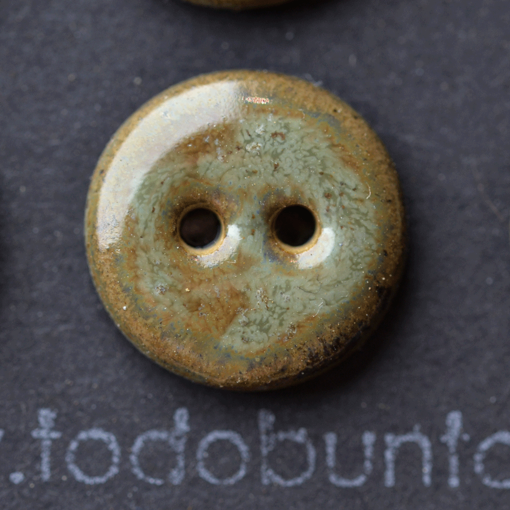 9 pcs. 15-16mm ceramic buttons smoke