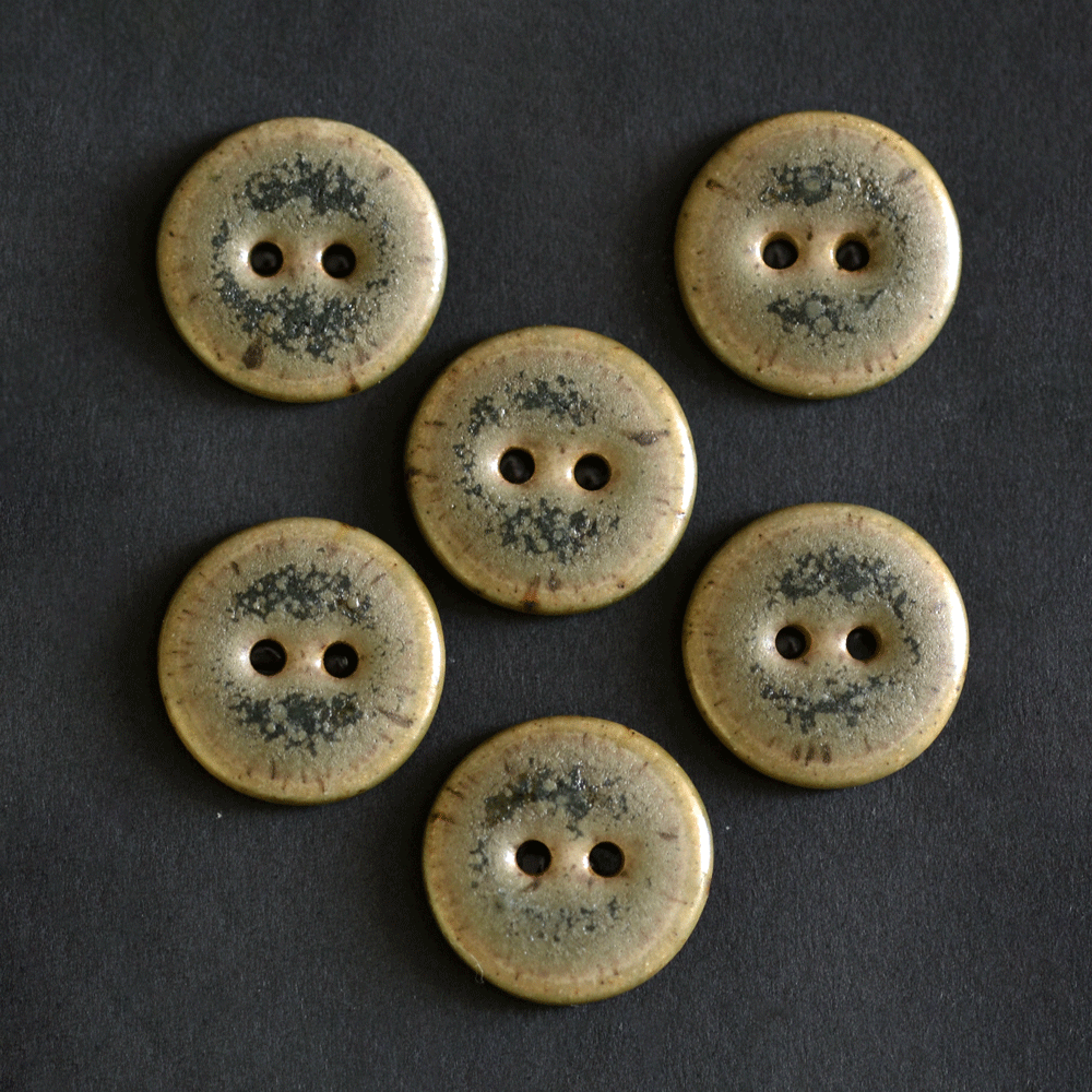 18mm ceramic buttons oak