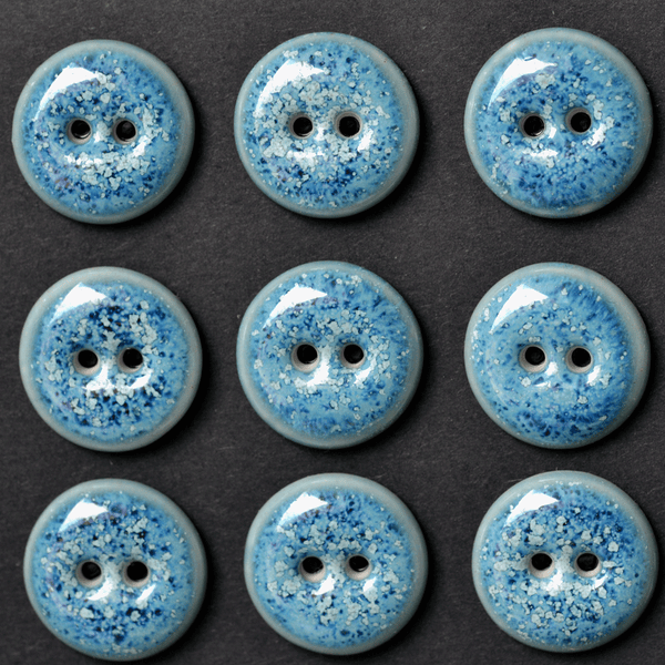 9 pcs. 17-18mm black porcelain buttons snow