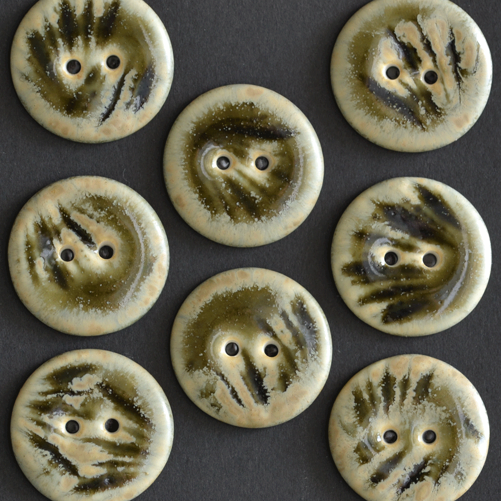 8 pcs. 22-23mm porcelain buttons olive green